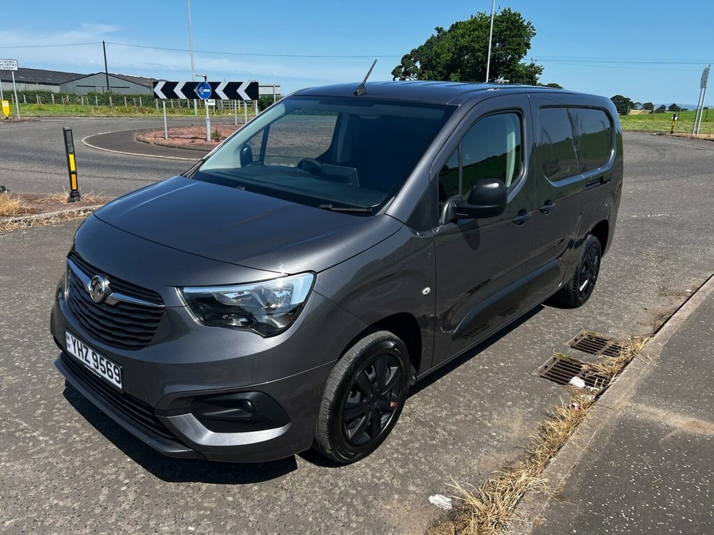 Vauxhall Combo 1.5L Sportive 6Dr Grey