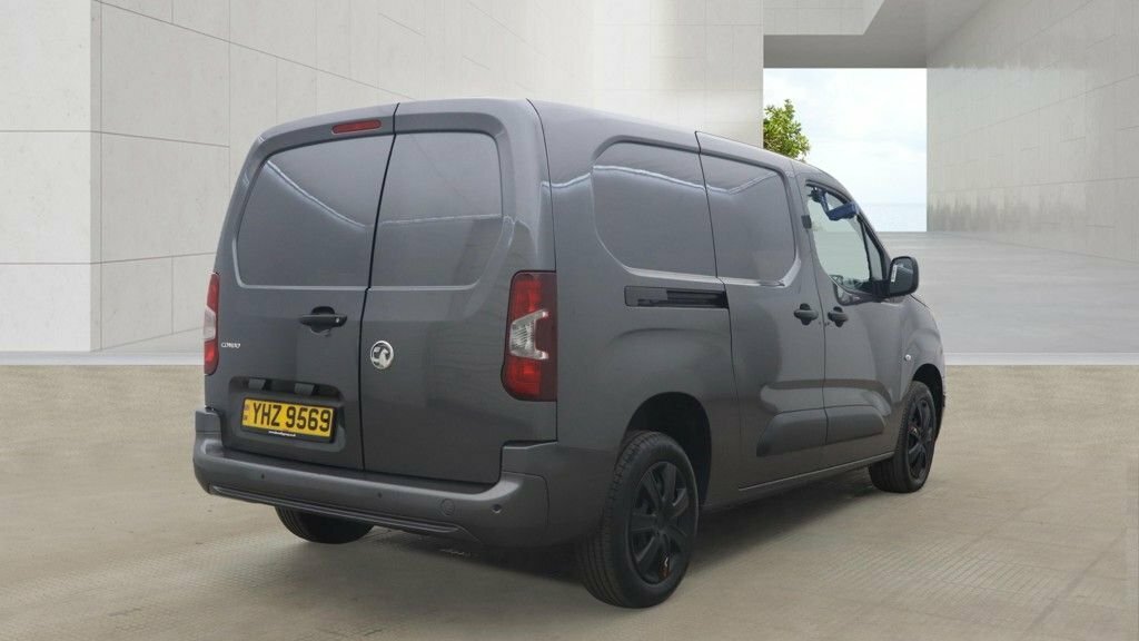 Vauxhall Combo 1.5L Sportive 6Dr Grey #3