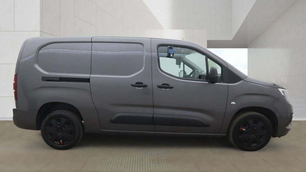 Vauxhall Combo 1.5L Sportive 6Dr Grey #4