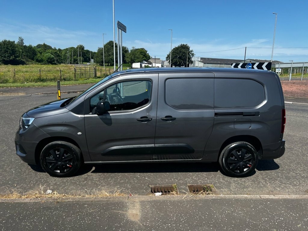 Vauxhall Combo 1.5L Sportive 6Dr YHZ9569 Grey #2