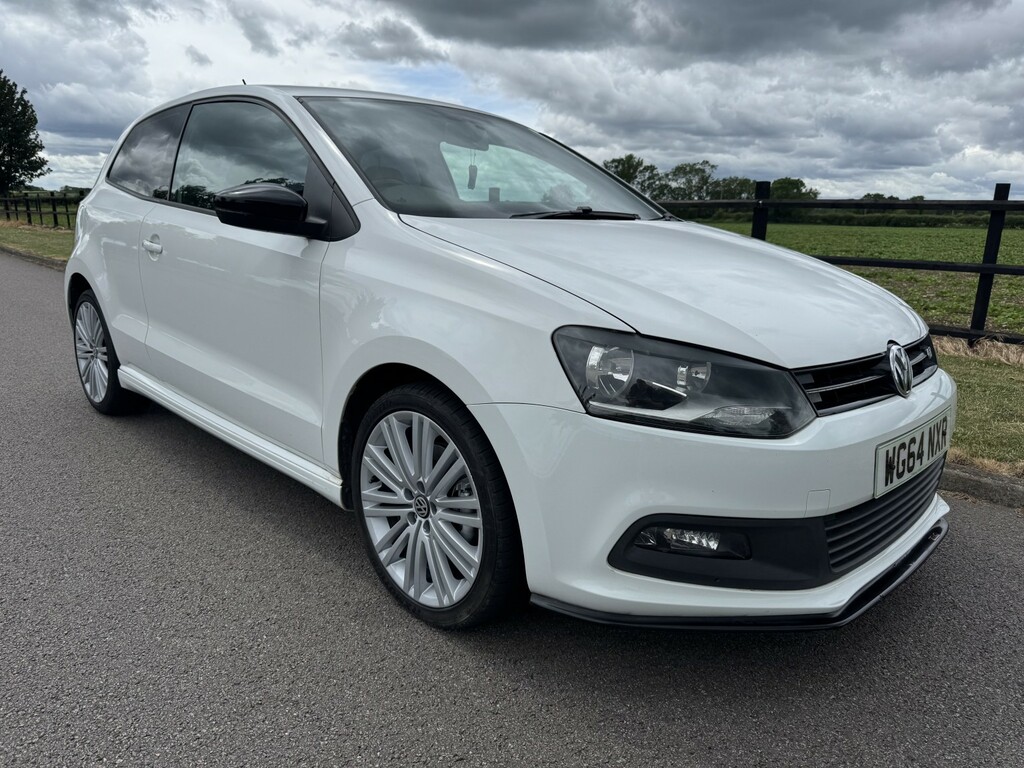 Volkswagen Polo Hatchback 1.4 Tsi Bluemotion Tech Act Bluegt 2014 WG64NXR White #3