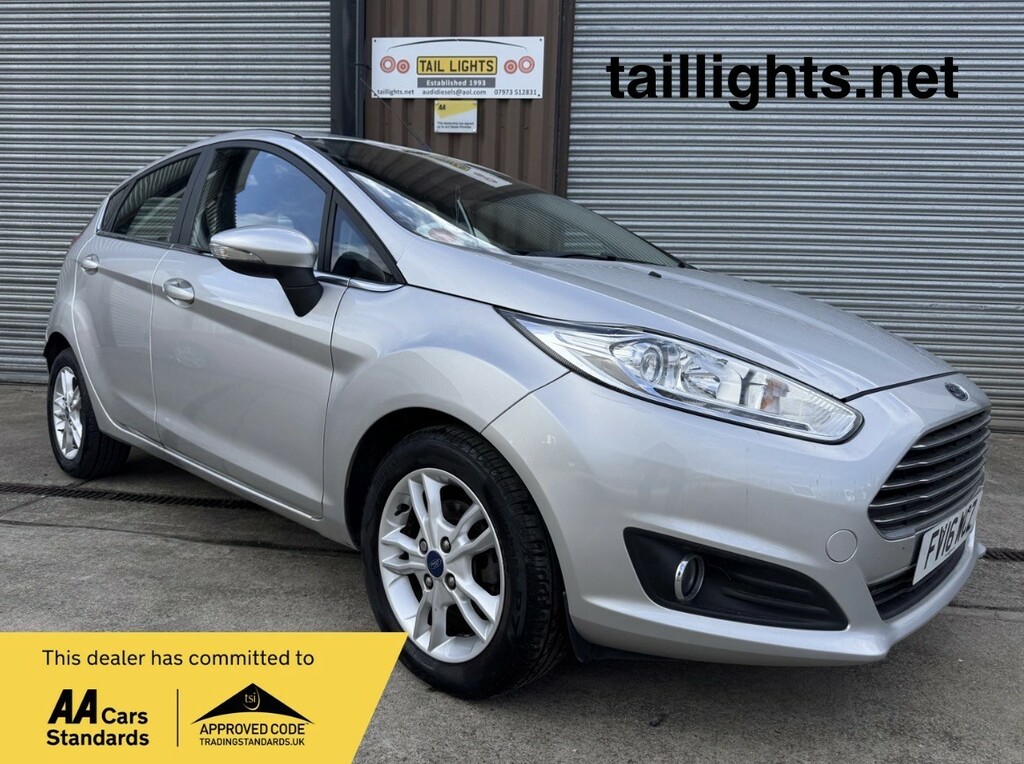 Ford Fiesta Hatchback 1.3 Zetec 2016 Silver