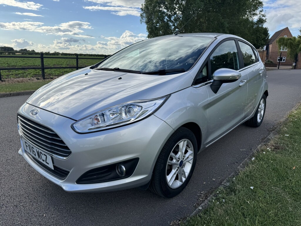 Ford Fiesta Hatchback 1.3 Zetec 2016 FV16WCZ Silver #4