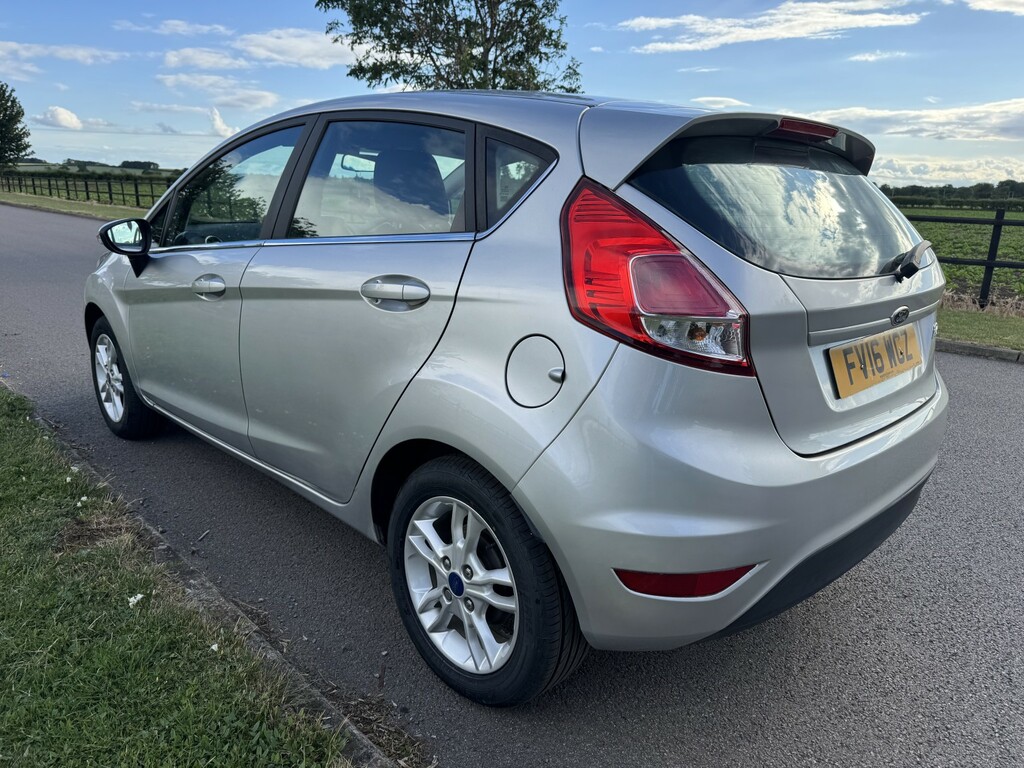Ford Fiesta Hatchback 1.3 Zetec 2016 FV16WCZ Silver #6