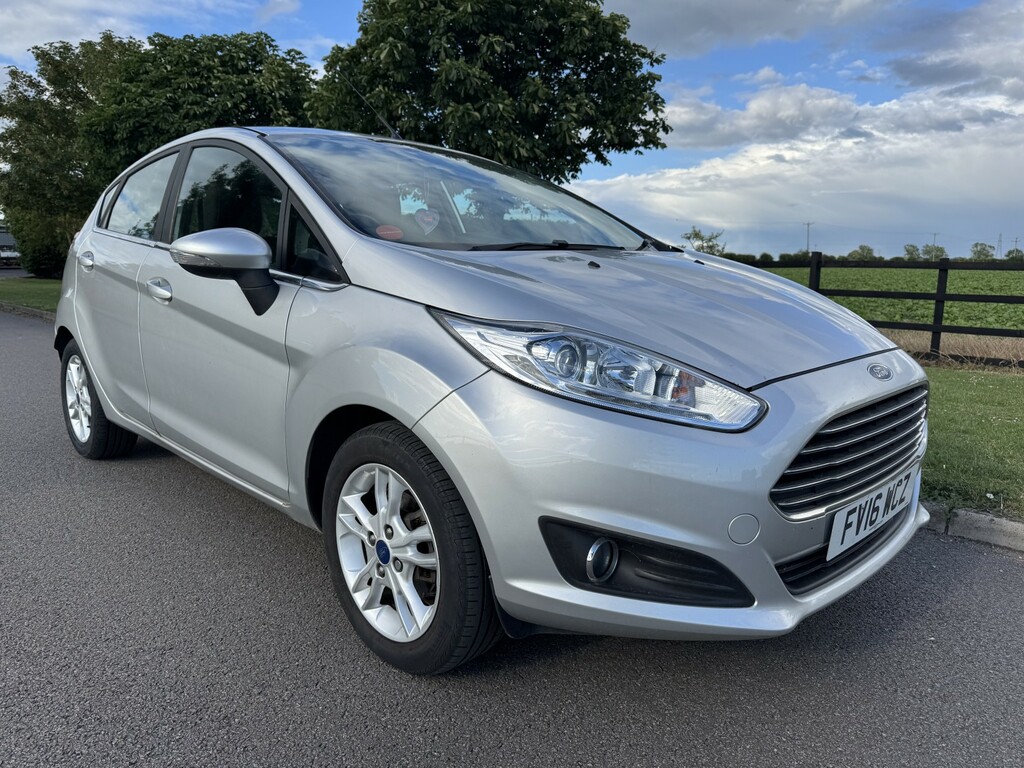 Ford Fiesta Hatchback 1.3 Zetec 2016 FV16WCZ Silver #2