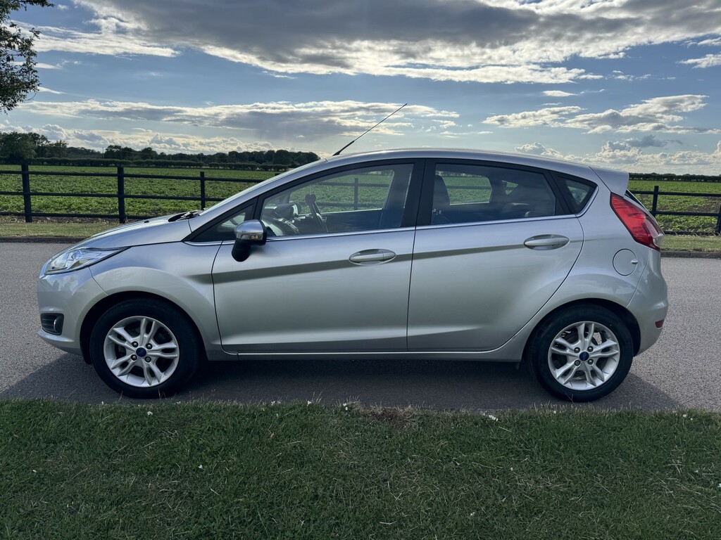 Ford Fiesta Hatchback 1.3 Zetec 2016 FV16WCZ Silver #5