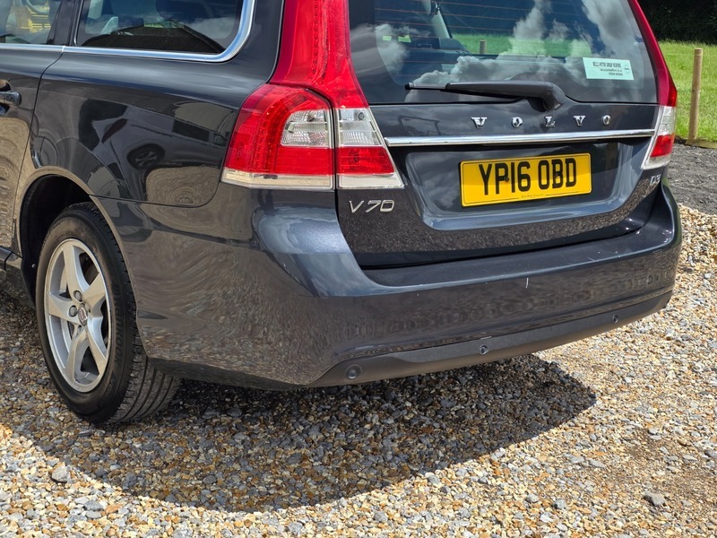 Volvo V70 2L Se Lux Silver #9