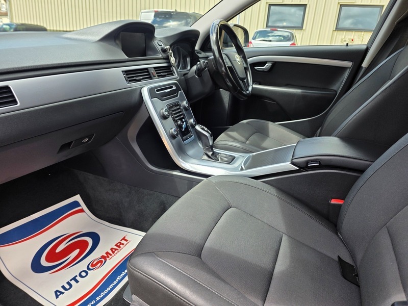 Volvo V70 2L Se Lux Silver #25