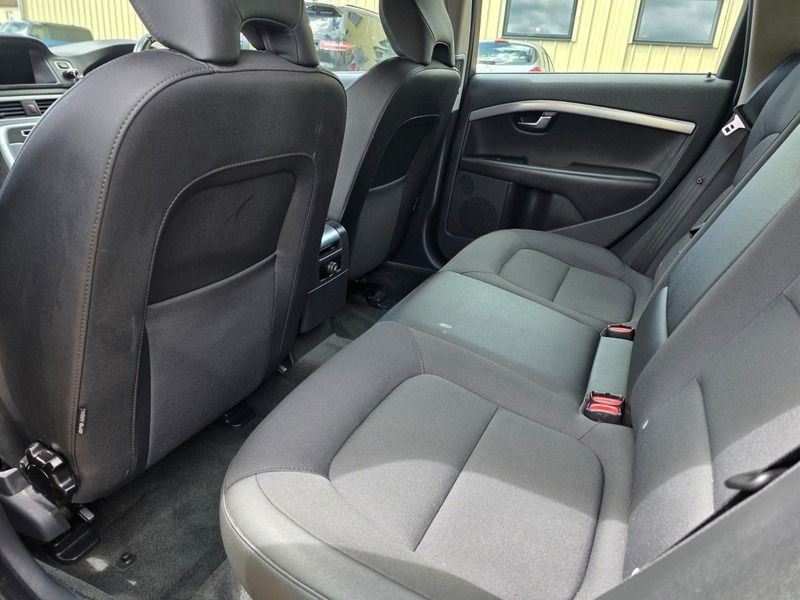 Volvo V70 2L Se Lux Silver #23