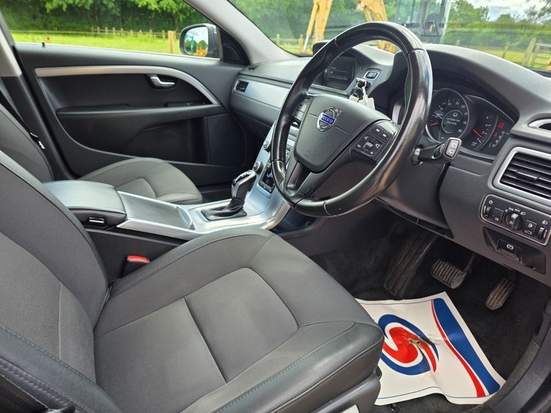 Volvo V70 2L Se Lux Silver #14
