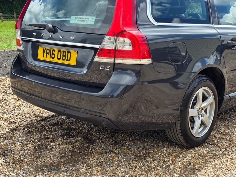 Volvo V70 2L Se Lux Silver #7