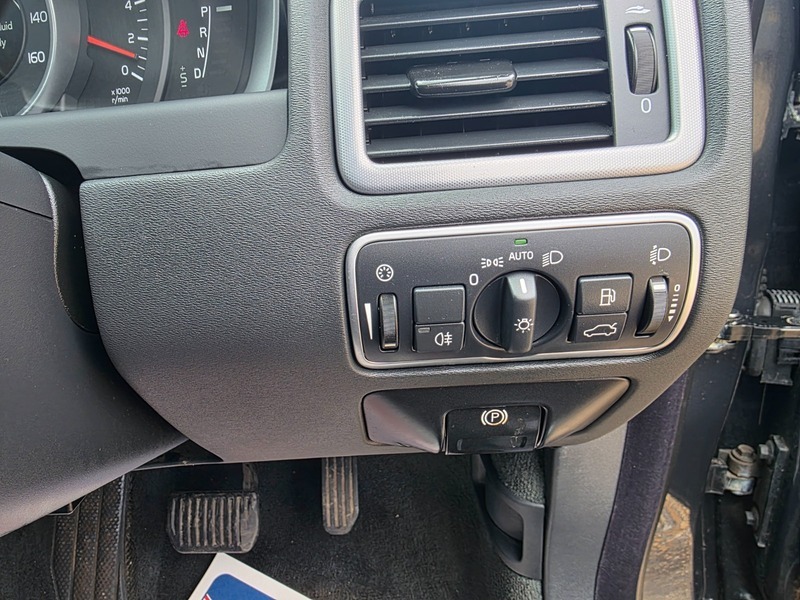 Volvo V70 2L Se Lux Silver #16
