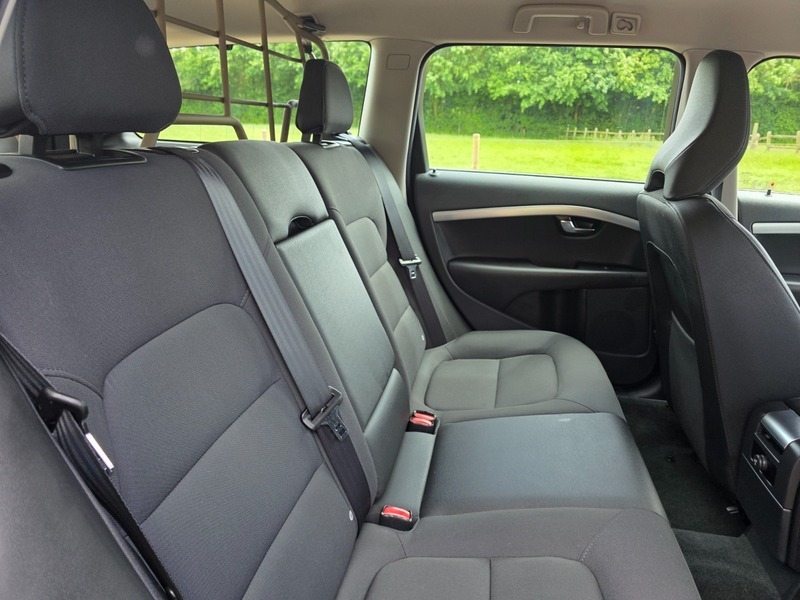 Volvo V70 2L Se Lux Silver #21