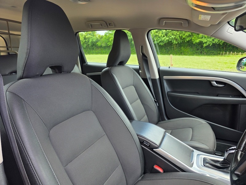 Volvo V70 2L Se Lux Silver #15