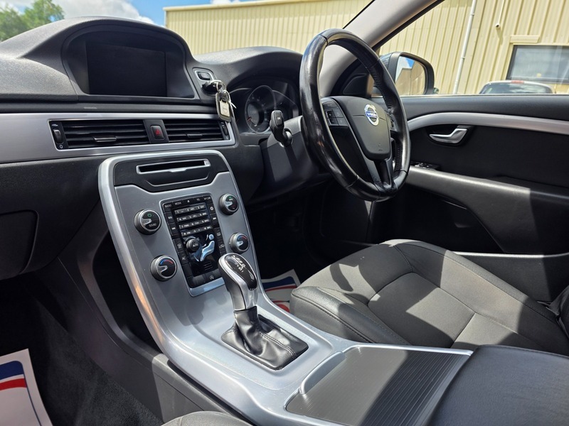 Volvo V70 2L Se Lux Silver #27