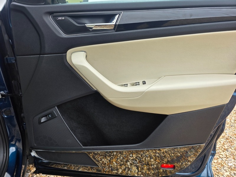 Skoda Kodiaq Se White #16