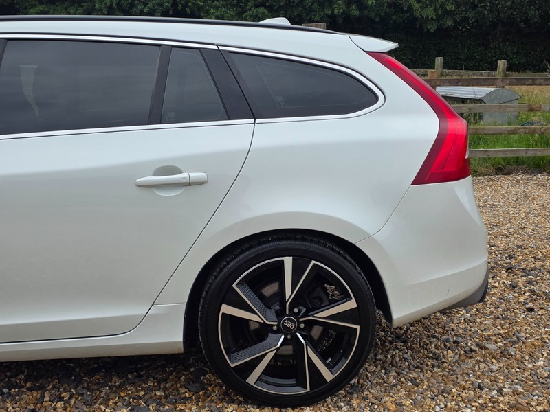 Volvo V60 Estate Black #10