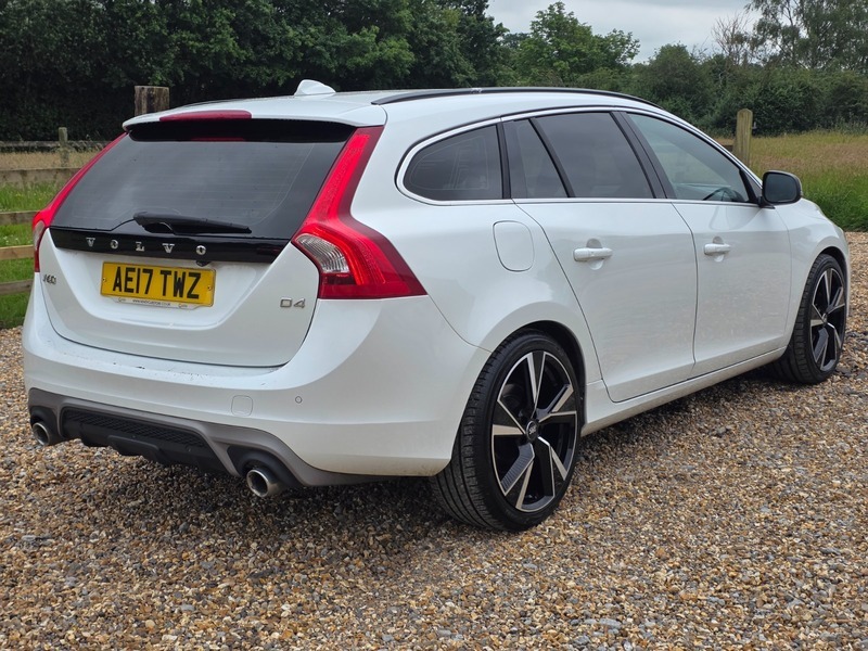 Volvo V60 D4 R-design Nav White #6