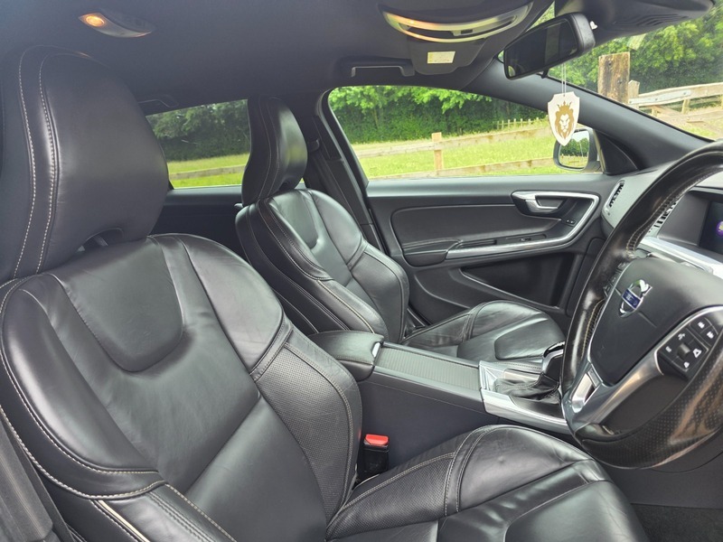 Volvo V60 Estate Black #14