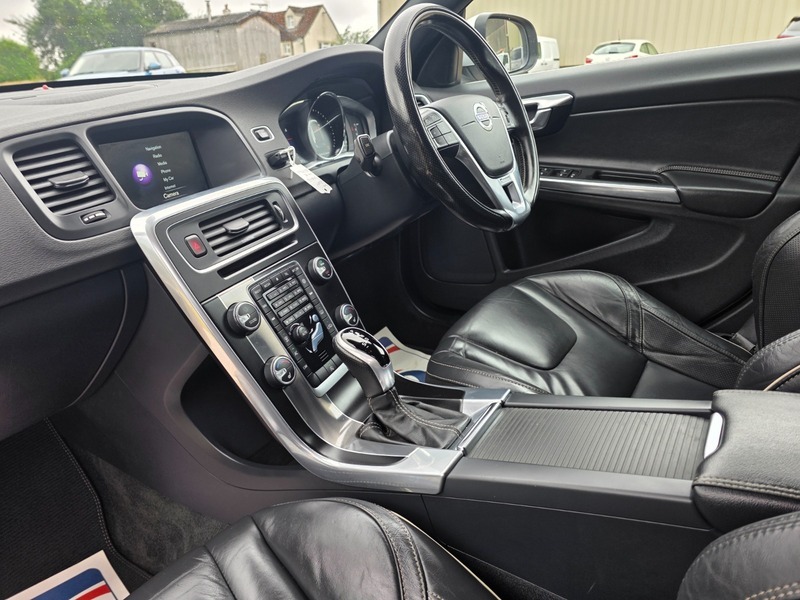 Volvo V60 Estate Black #33
