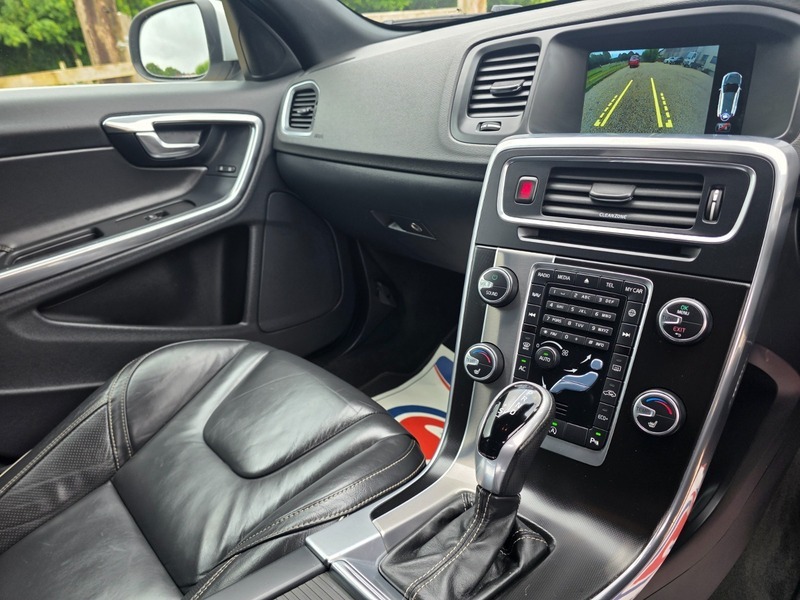Volvo V60 Estate Black #23