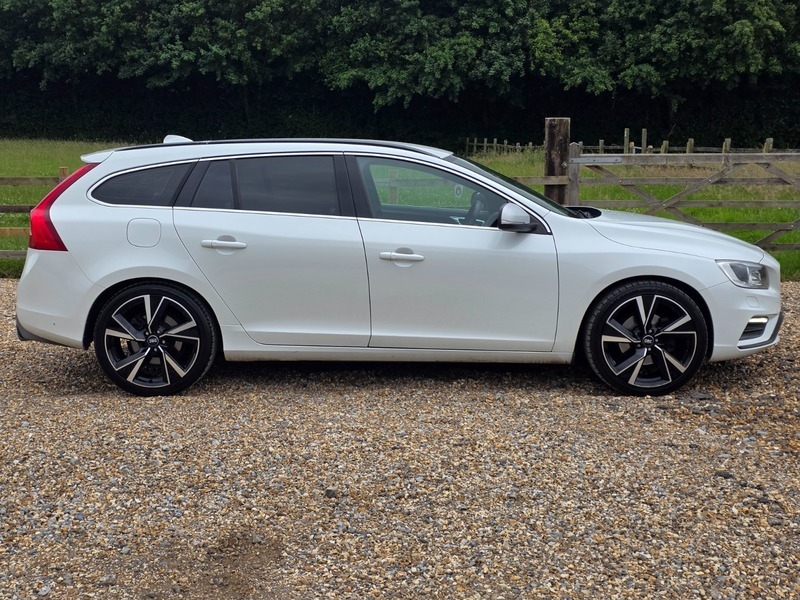 Volvo V60 D4 R-design Nav White #4