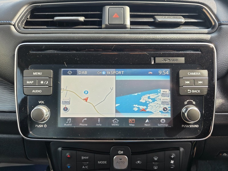 Nissan Leaf Tekna Black #32