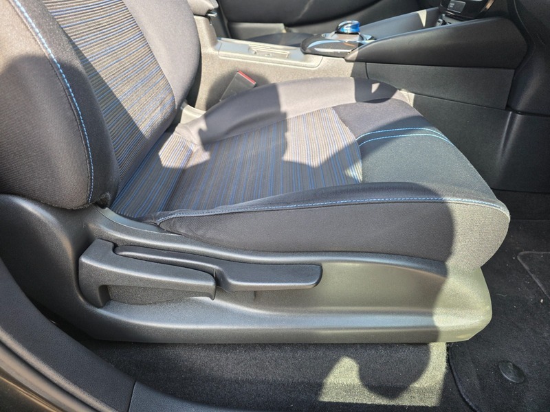Nissan Leaf Tekna Black #24