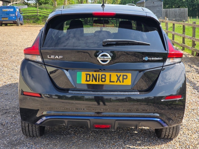 Nissan Leaf Tekna Black #9