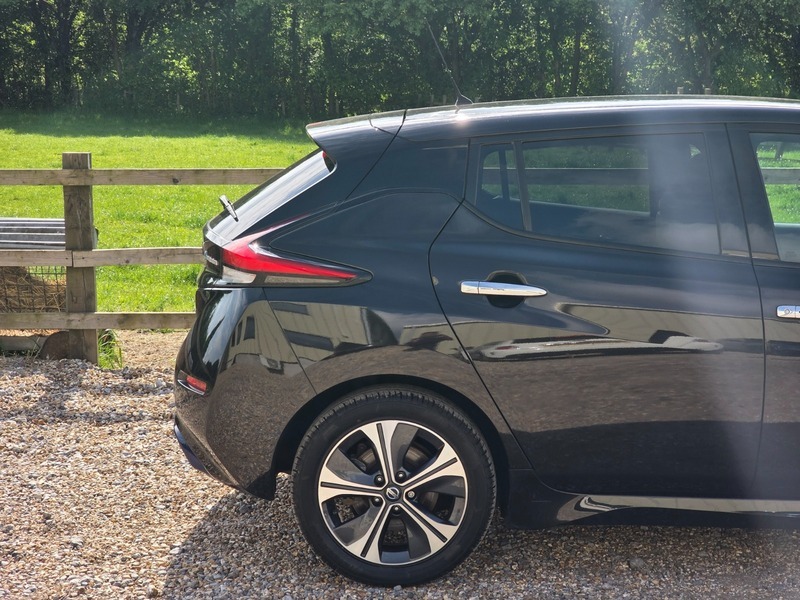 Nissan Leaf Tekna Black #7