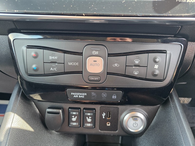 Nissan Leaf Tekna Black #30