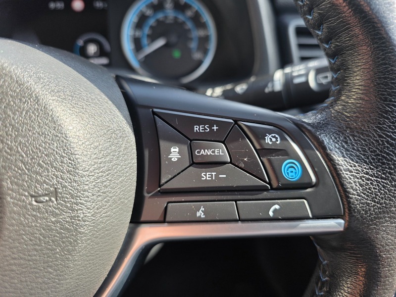 Nissan Leaf Tekna Black #38