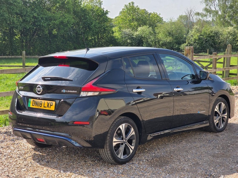 Nissan Leaf Tekna Black #8
