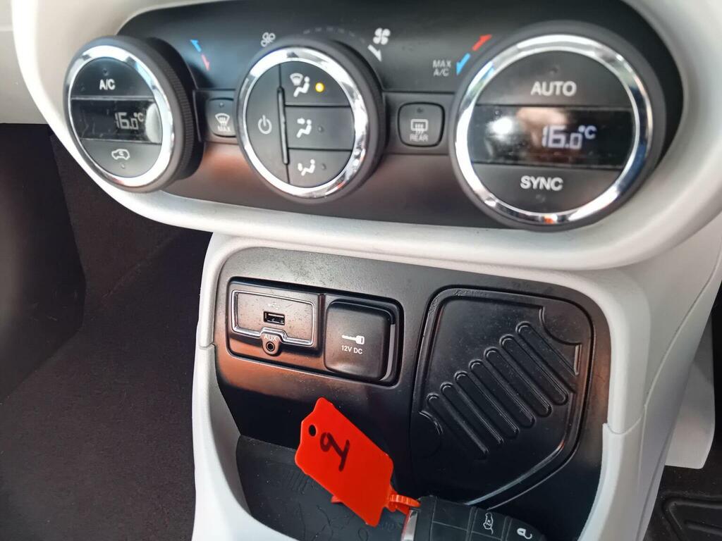 Jeep Renegade Longitude Black #20