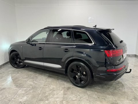 Audi Q7 3.0 Tdi V6 SE65VOY Black #6