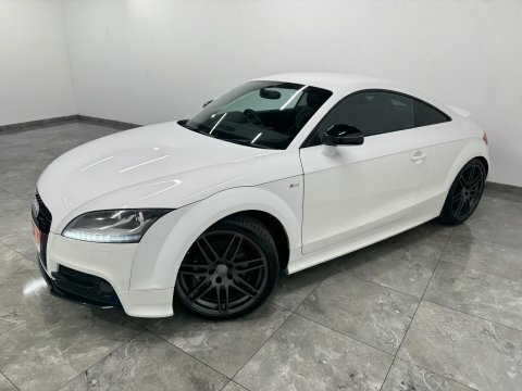 Audi TT 2.0 Tfsi Black White #4