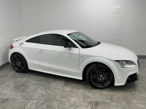 Audi TT 2.0 Tfsi Black White #2