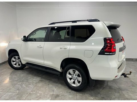 Toyota Land Cruiser 2.8D Active Suv White #6