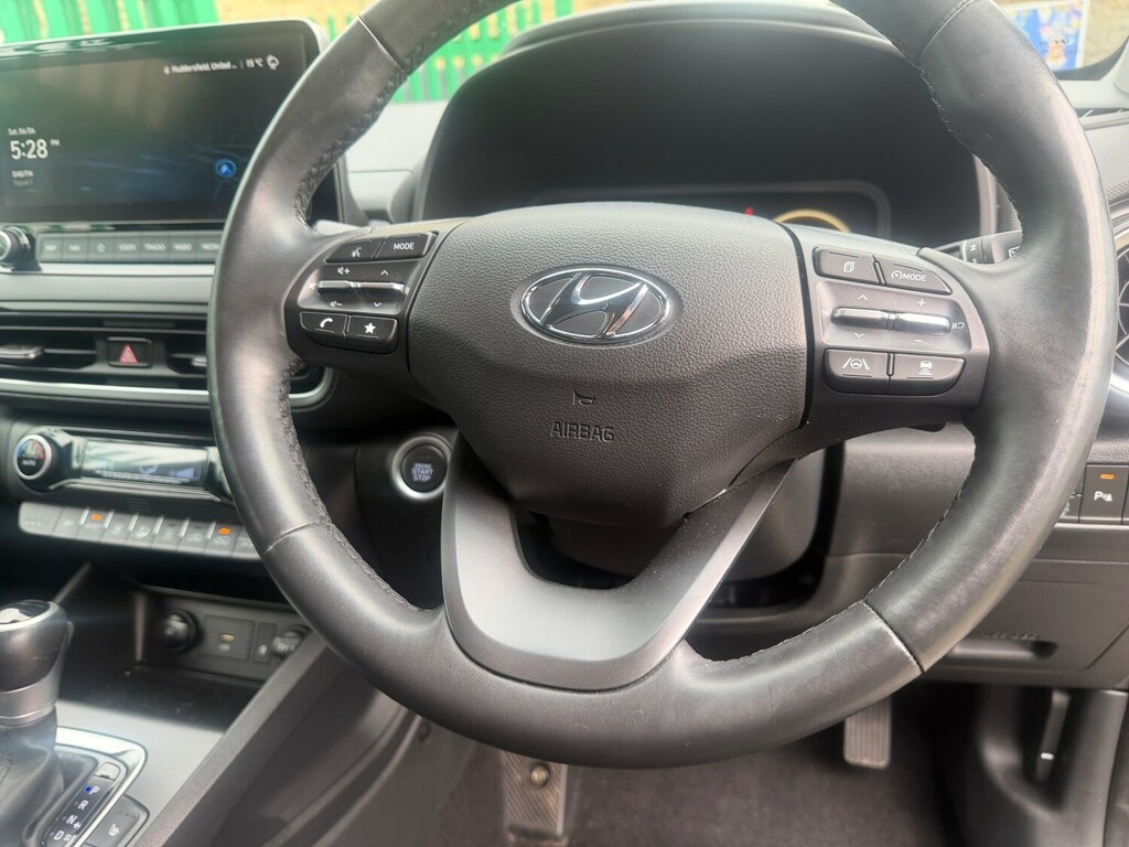 Hyundai Kona Premium Red #17