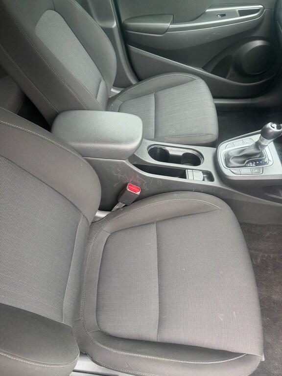 Hyundai Kona Premium Red #20