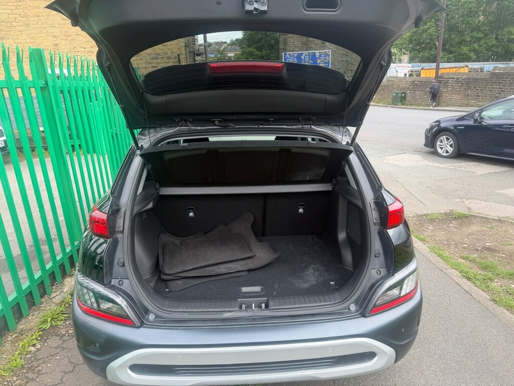 Hyundai Kona Premium Red #14