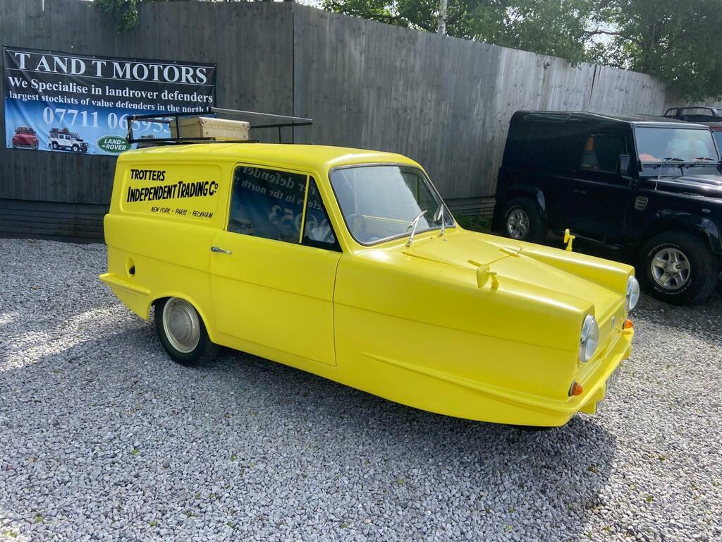 Reliant Regal Petrol Yellow