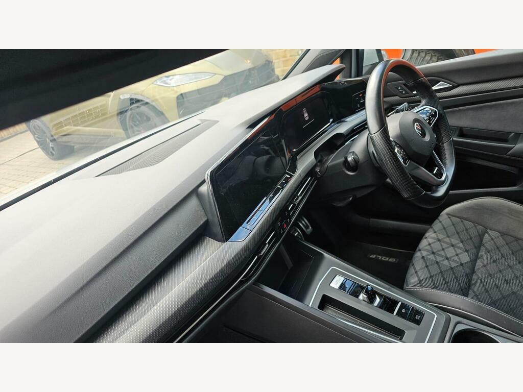 Volkswagen Golf 202121, 1.5 Tsi 150 Life Red #5