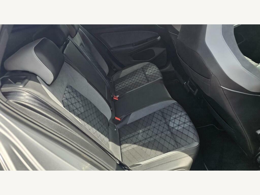 Volkswagen Golf 202121, 1.5 Tsi 150 Life Red #12