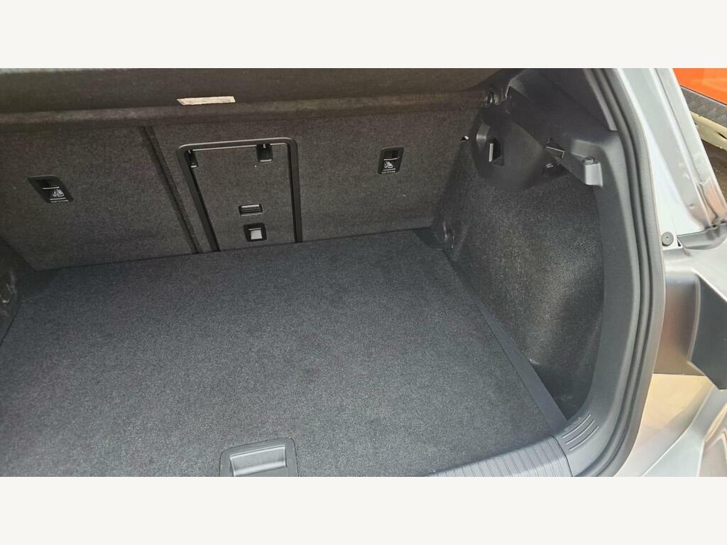 Volkswagen Golf 202121, 1.5 Tsi 150 Life Red #25