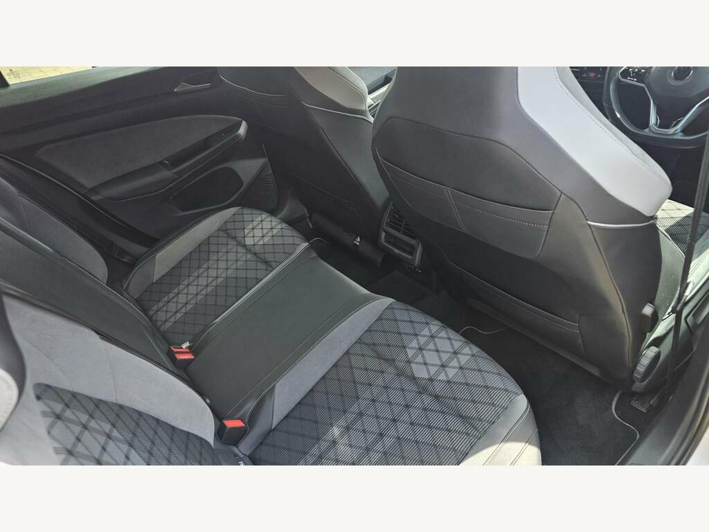 Volkswagen Golf 202121, 1.5 Tsi 150 Life Red #10