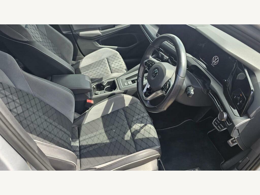 Volkswagen Golf 202121, 1.5 Tsi 150 Life Red #2