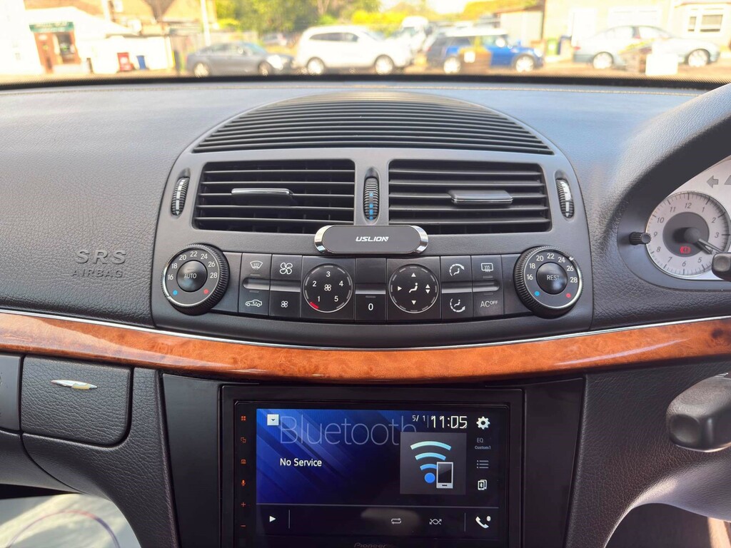 Mercedes-Benz E Class 2.6 E240 Elegance Silver #36
