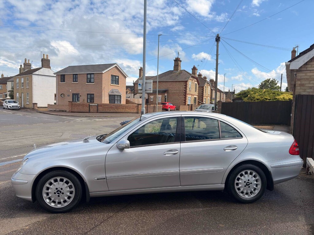Mercedes-Benz E Class 2.6 E240 Elegance Silver #11