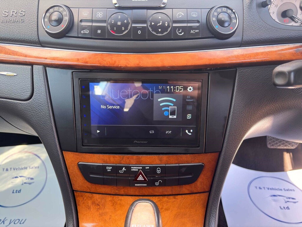 Mercedes-Benz E Class 2.6 E240 Elegance Silver #37